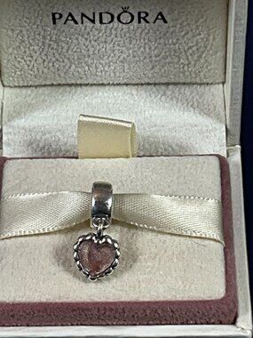 NWOT PANDORA Sterling Silver Young Love Dangle Charm 790471EN28